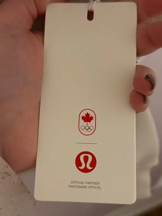 NWT Team Canada Womens Big Cozy Oversized Hoodie - Picture 10 of 11